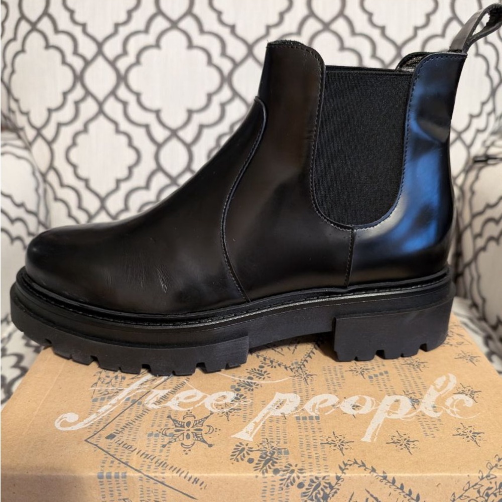 Free People Lola Lug Sole Chelsea Boots - Picture 3 of 6